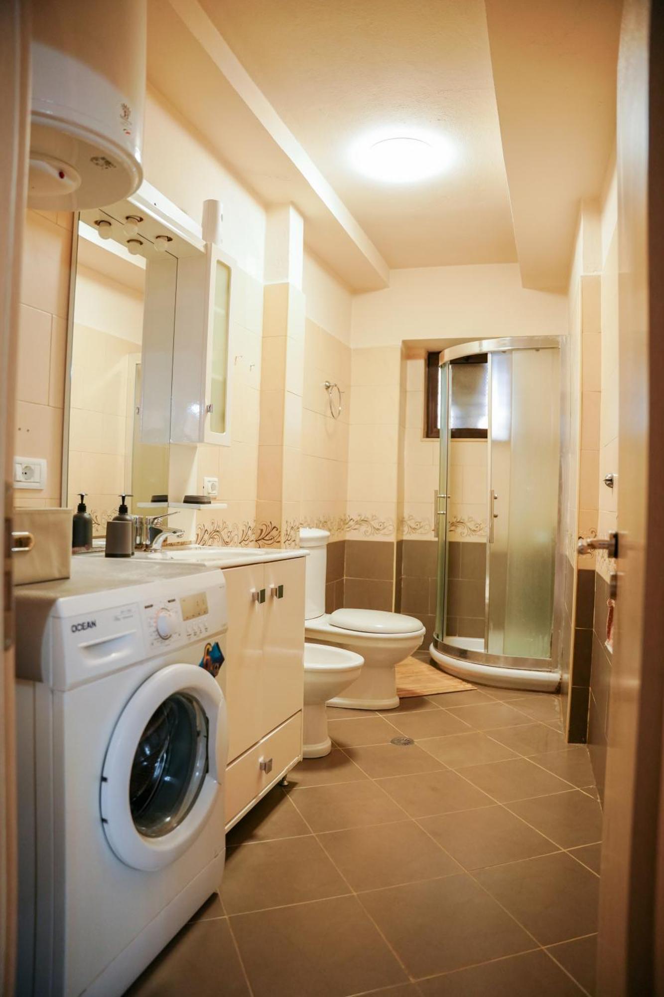 Centre Lions Gate 1 Apartment