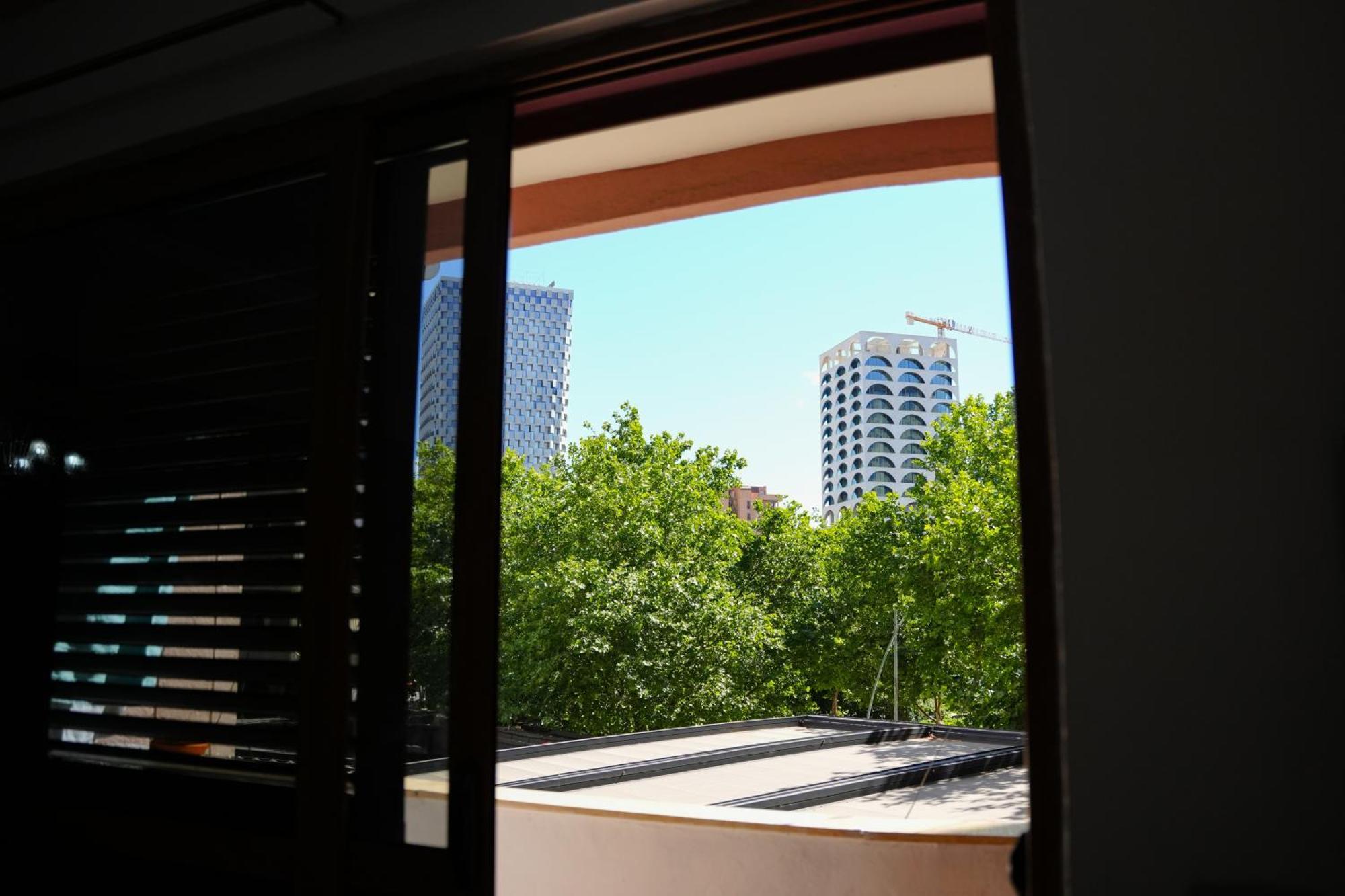 Apartment Centre Lions Gate 1 *